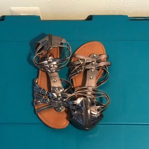 IF CARRINI SANDALS LIKE NEW SIZE 8 CHAMPAGNE